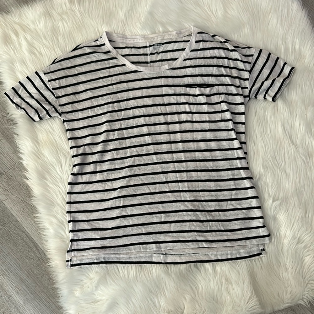 Old Navy Black/White Striped Boyfriend Tee. Petite Small